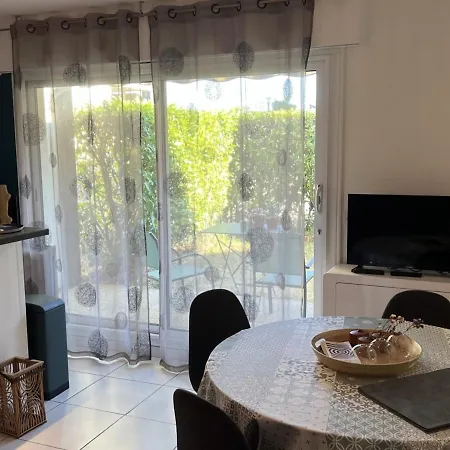 T2 Avec Jardin, Proche Et Centre, Parking Prive, Animaux Acceptes, Wi-fi Gratuit * Cabourg