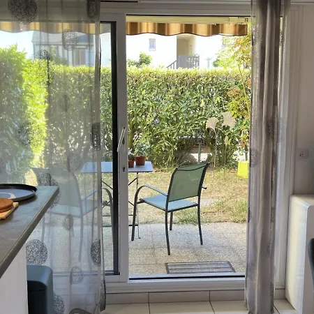 Apartment T2 Avec Jardin, Proche Et Centre, Parking Prive, Animaux Acceptes, Wi-fi Gratuit *