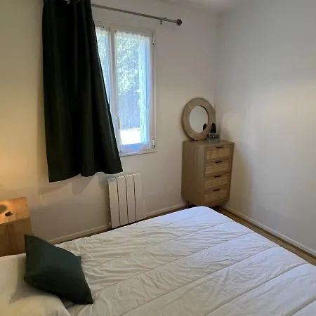 T2 Avec Jardin, Proche Et Centre, Parking Prive, Animaux Acceptes, Wi-fi Gratuit *