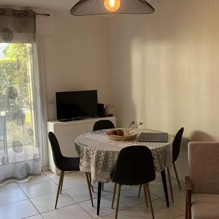 T2 Avec Jardin, Proche Et Centre, Parking Prive, Animaux Acceptes, Wi-fi Gratuit Cabourg